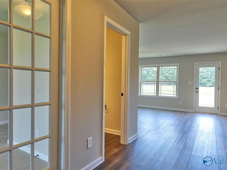 106 Hulsey Ln — Photo 9
