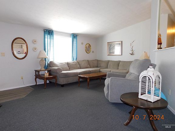 3rd image of 1455 Republic Ln