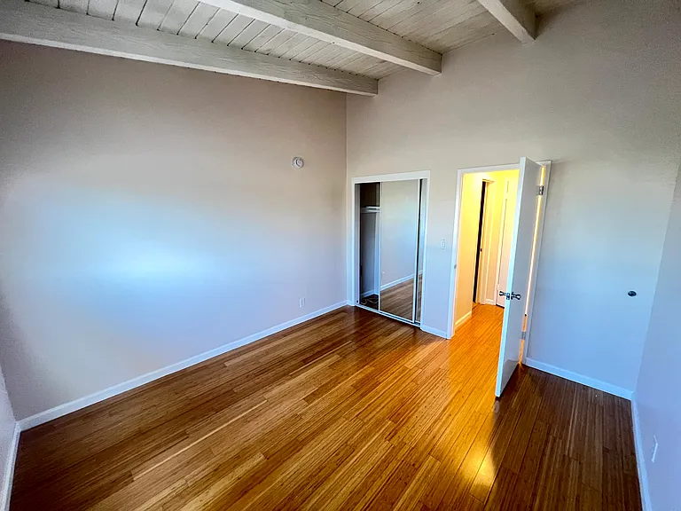 2637 Centinela Ave — Photo 22