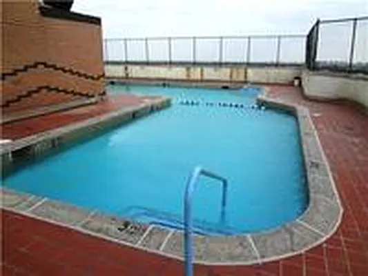 Rented by Realty Collective | media 8