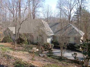 530 Tremont Park Dr SE, Lenoir, NC 28645