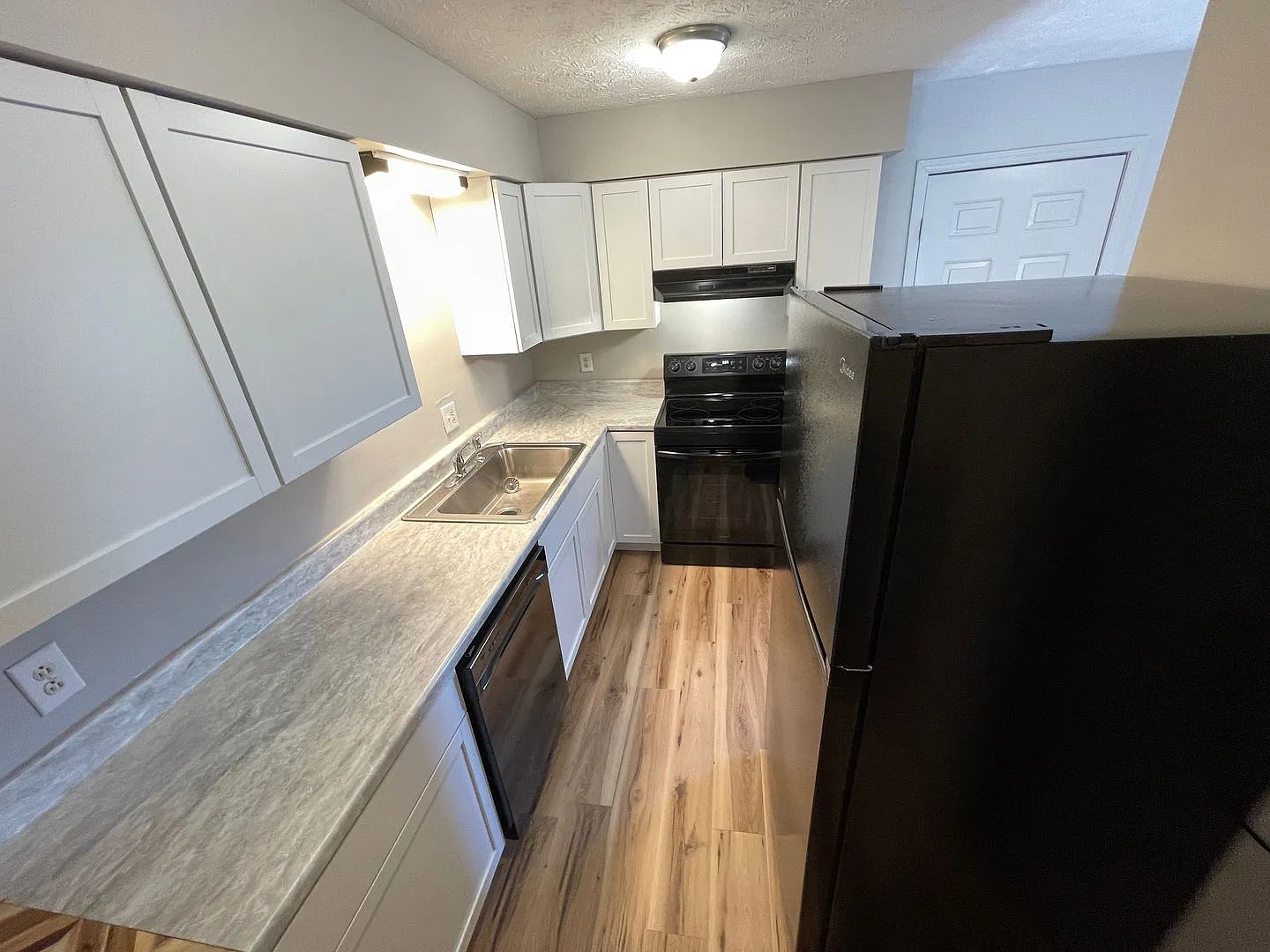 410 Freedom (4-Plex) — Photo 4