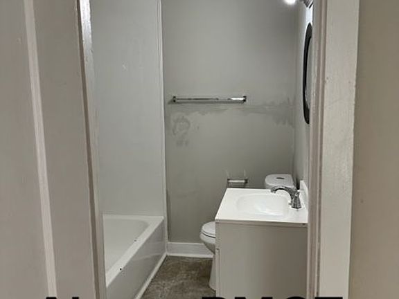 5th image of 106 Caroline St
