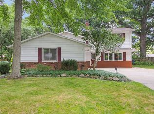6709 Duneden Ave, Solon, OH 44139