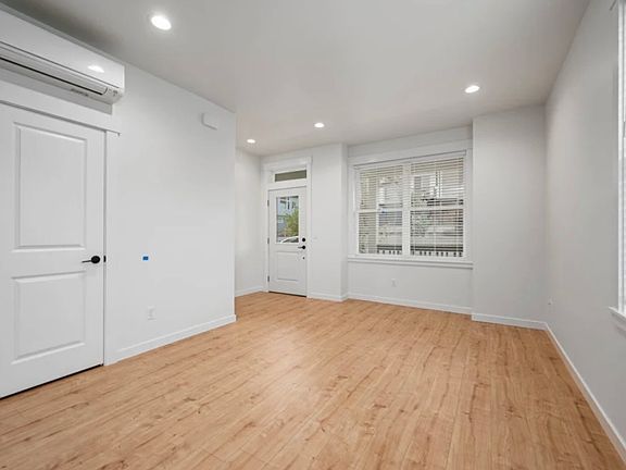 4th image of 4266 Jazz Ln