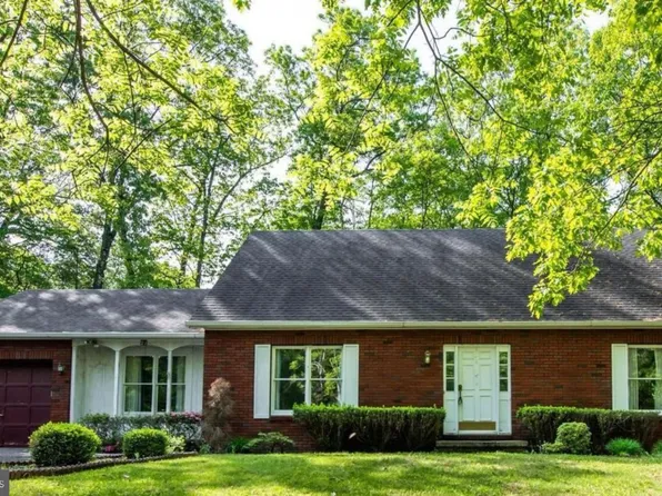 27 Hemlock Dr, Lock Haven, PA 17745