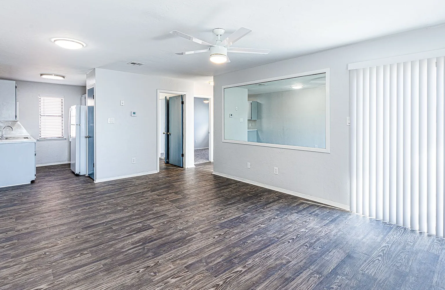 Beautifully Renovated 2bed/2bath Flat — Photo 3