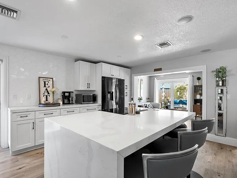 1605 Treemont Ave — Photo 9