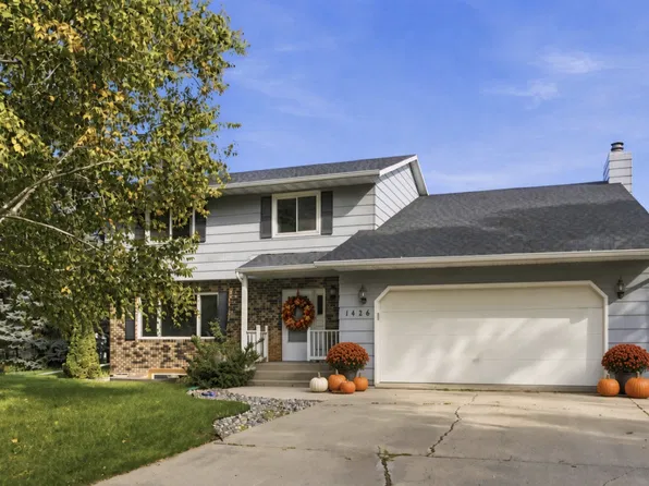 1426 23rd St S, Fargo, ND 58103