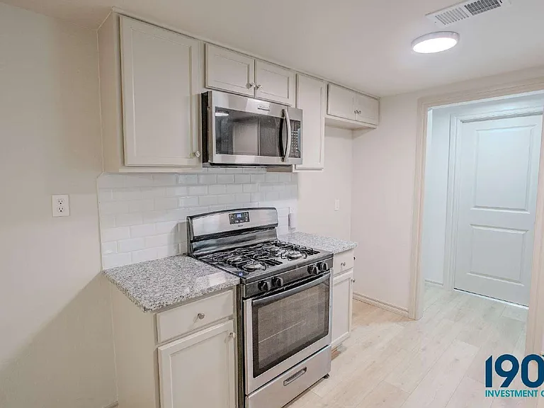 8604 S Brookline Ave — Photo 10