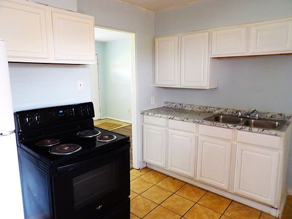 3rd image of 2351 NW Bell Ave