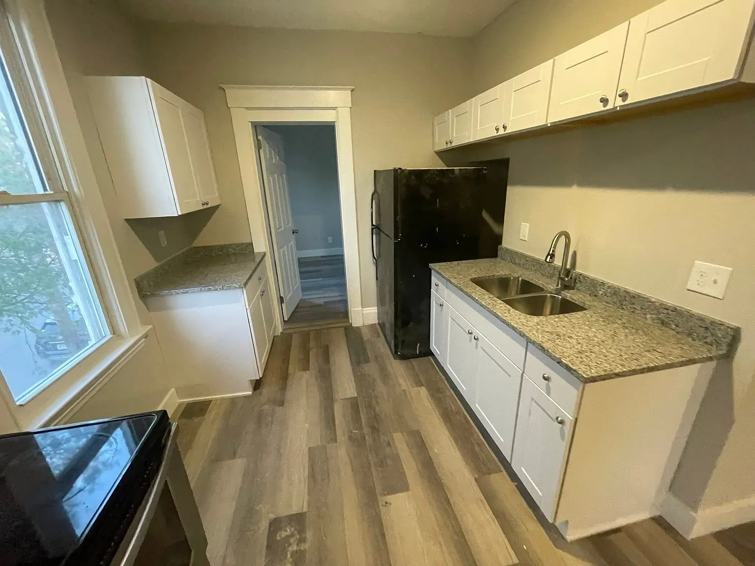 2 bed, 700 sqft, $1,400 — Photo 4