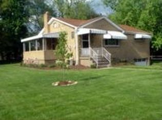 12 Robin Dell Dr, Pittsburgh, PA 15215