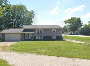 1002-1004 10th Ave, Silvis, IL 61282