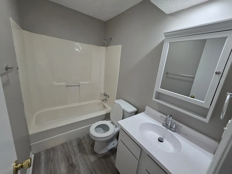5230 SW 10th Ave #8 — Photo 7