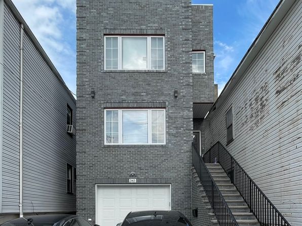 345 N 2nd St FLOOR 2