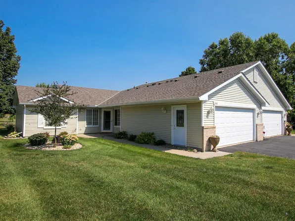 848 Greensview Ct NW, Hutchinson, MN 55350