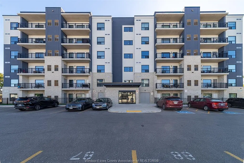 2 bed, 2.0 bath, $2,100 — Photo 2