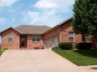 3335 S Carriage Ave, Springfield, MO 65809