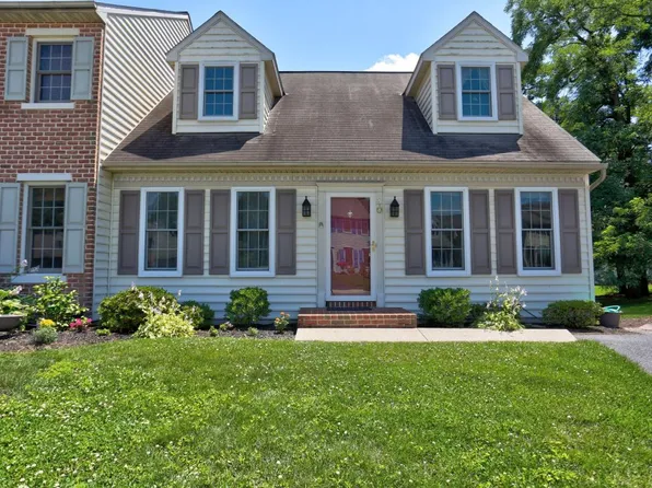 40 Yorkshire Ct, Elizabethtown, PA 17022
