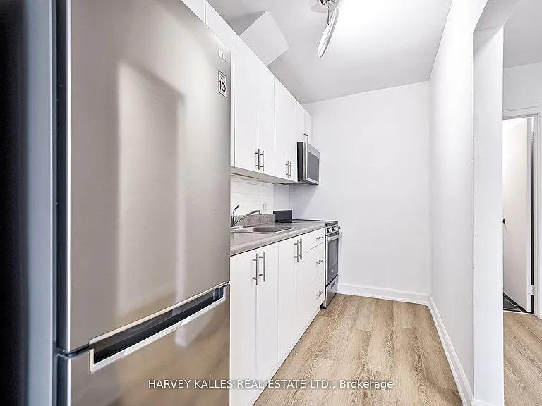 1046 Bathurst St #1 — Photo 10