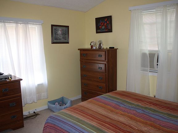4th image of 1173 Hedgelawn Dr