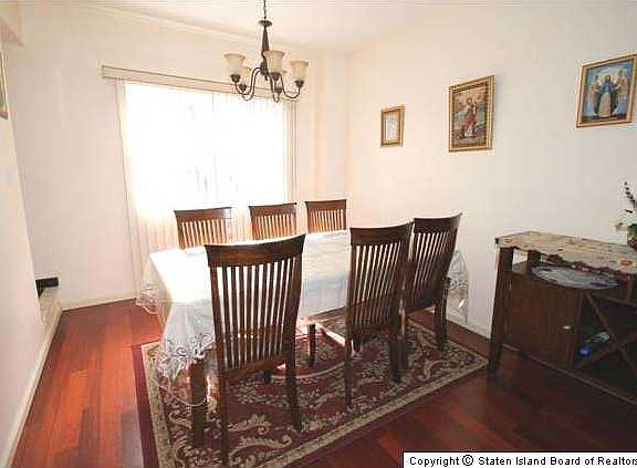 3rd image of 202 Gurley Ave