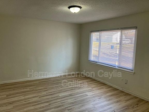 3rd image of 9815 Vickie Pl