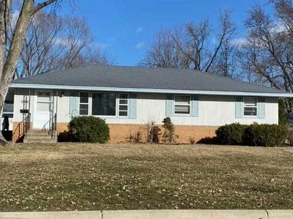 6112 Lee Ave N, Brooklyn Center, MN 55429