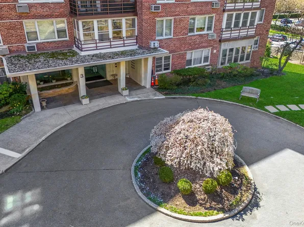 3 Washington Square #4D, Larchmont, NY 10538