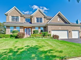 4N145 Doral Dr, West Chicago, IL 60185