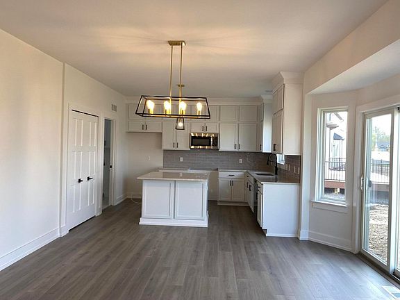 2nd image of 736 Britt Cir #5