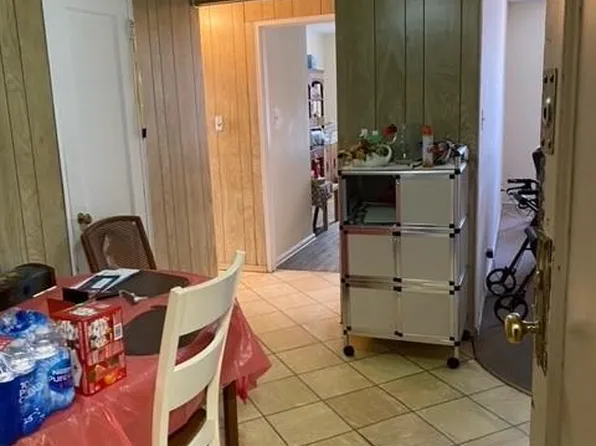 2552 East 7th Street image 1 of 8