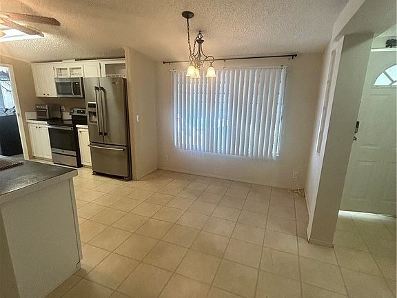 5th image of 12921 Timothy Ln
