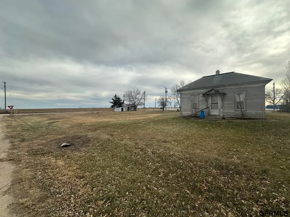 707 Jefferson St, Daykin, NE 68338