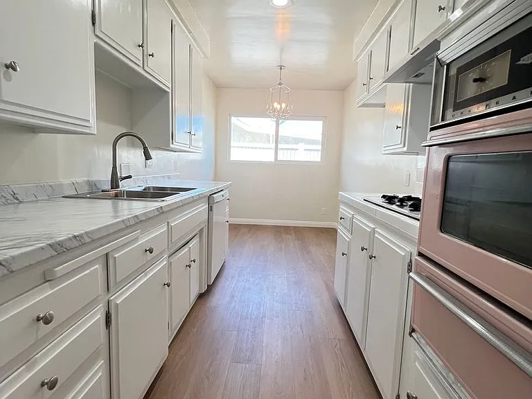 25326 Oak St — Photo 13