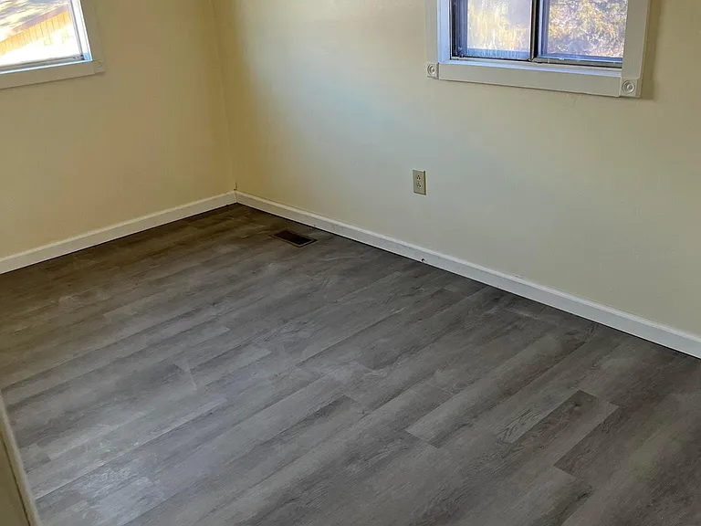 13 N Lakeview — Photo 5