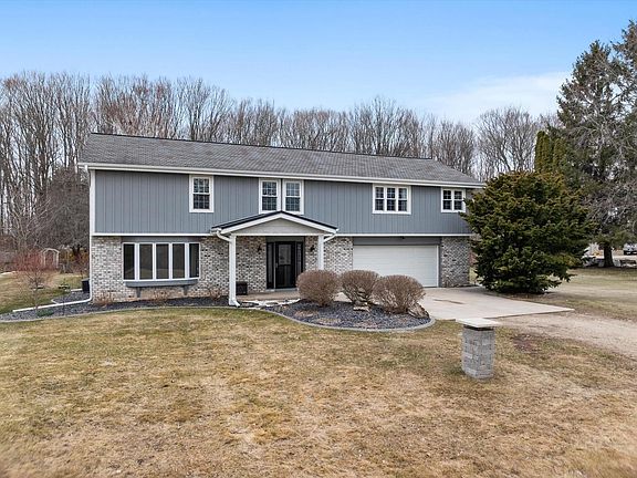 3rd image of 5304 Woodland DRIVE
