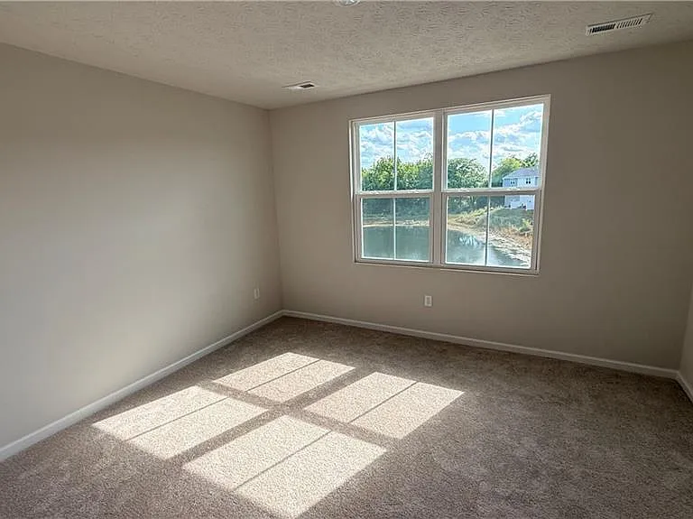 4028 Hemlock Ct — Photo 6