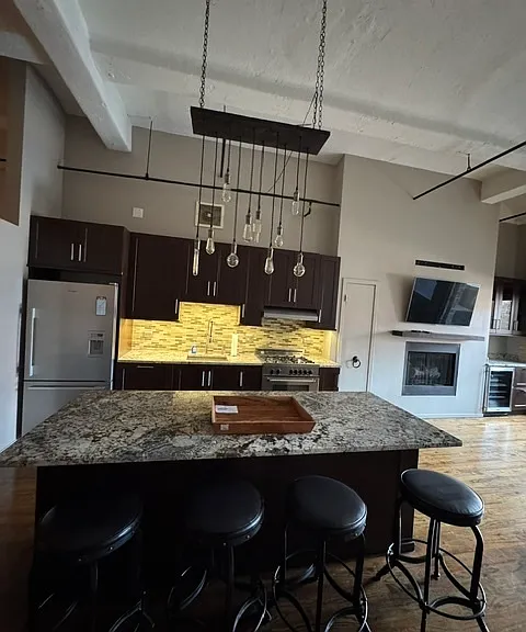 1000 W Washington Blvd #420 — Photo 2