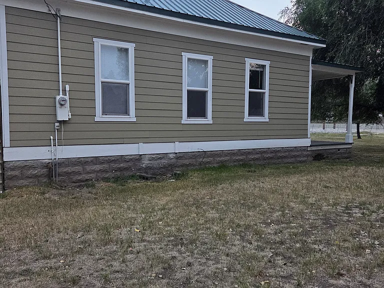504 N Main St — Photo 3