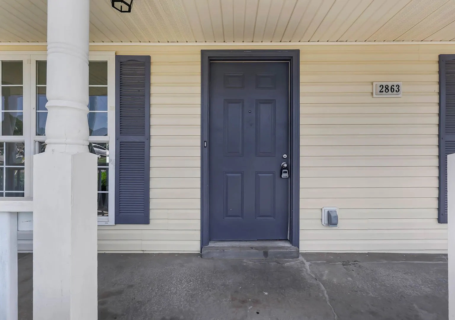 2863 Rome Ln — Photo 2