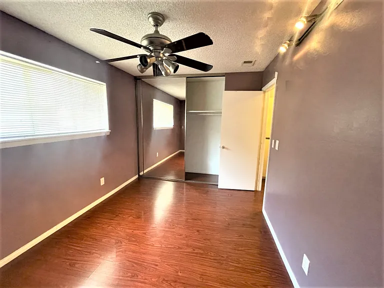 2227 N Broadway #E — Photo 6