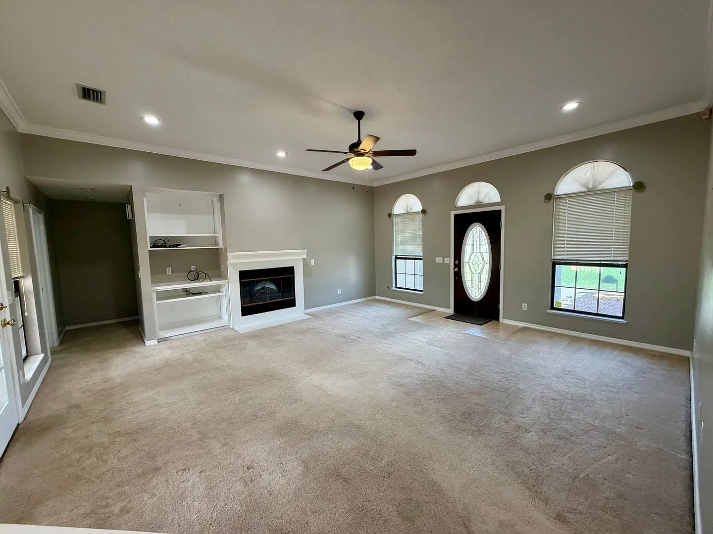 Reduced North Shore 3b/2bth — Photo 2