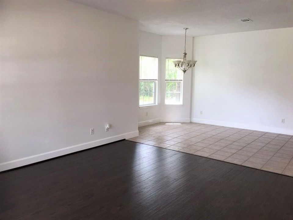 1st image of 216 Windridge Dr #216