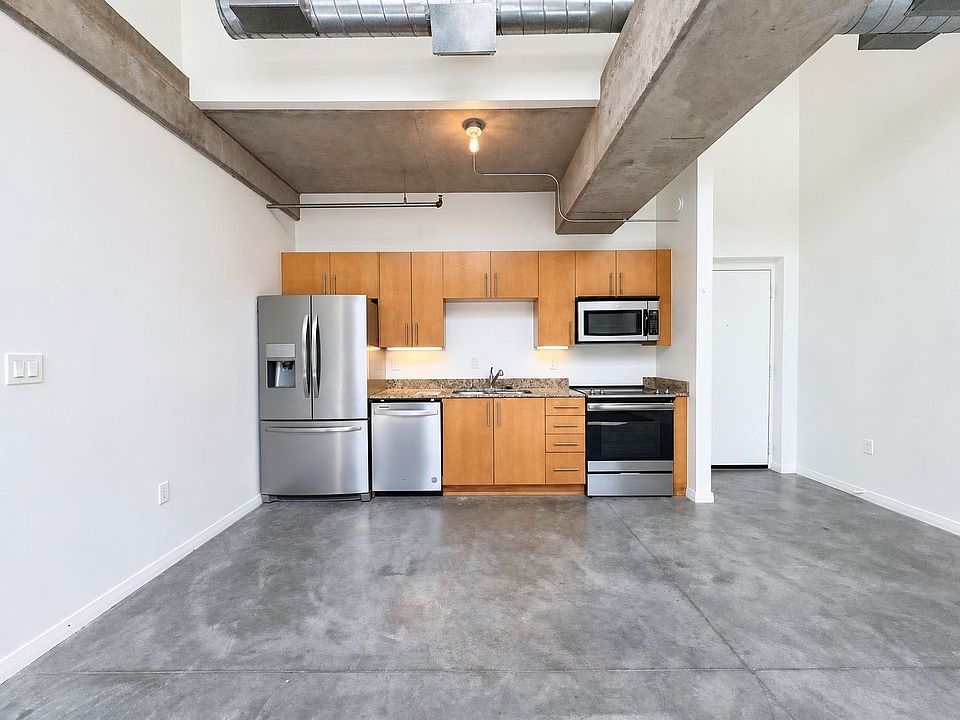 1st image of 1001 Belleview St APT 103