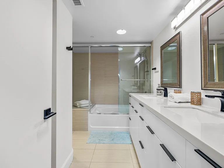 401 N Coast Hwy N #305 — Photo 39