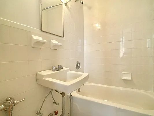 Rented by Sovereign Associates | media 15