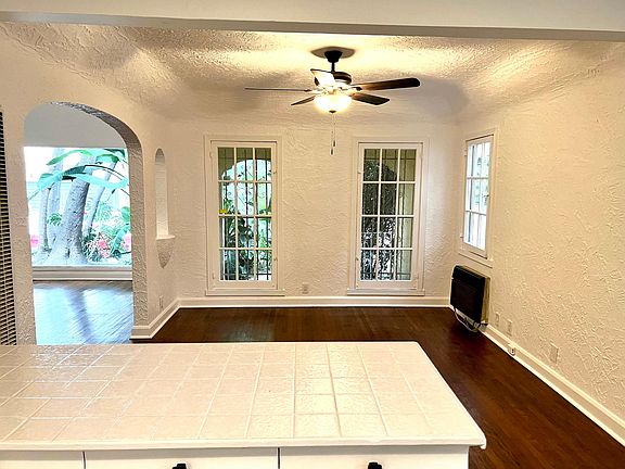 5th image of 905 N Stanley Ave #905