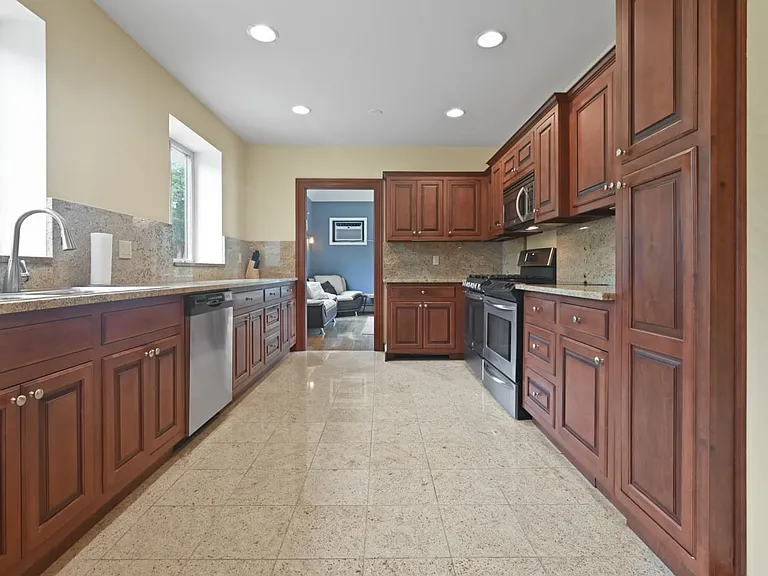 133 Montanesca Rd — Photo 21